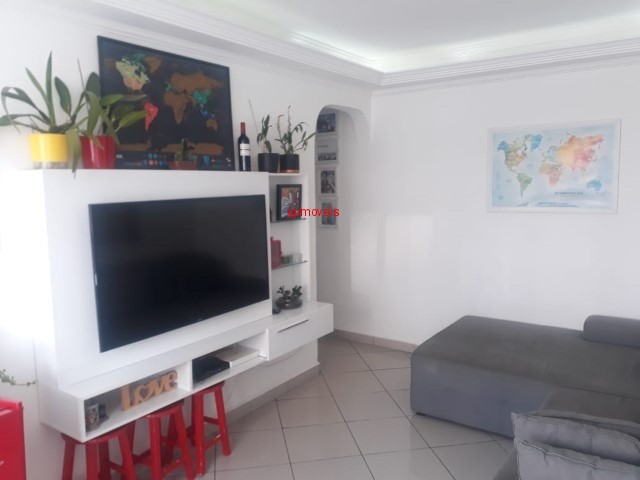 Apartamento à venda com 2 quartos, 62m² - Foto 2