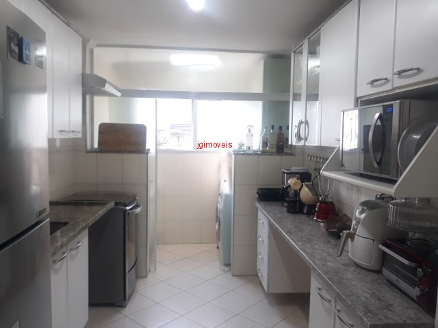 Apartamento à venda com 2 quartos, 62m² - Foto 8