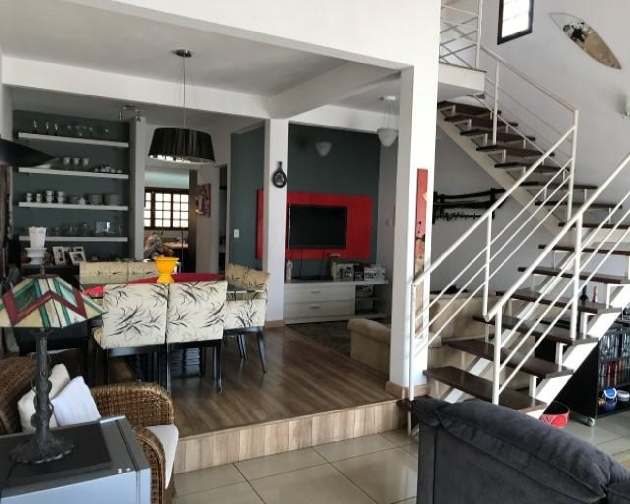 Casa à venda com 3 quartos, 243m² - Foto 2