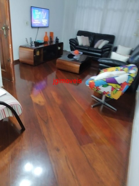 Casa à venda com 3 quartos, 200m² - Foto 2