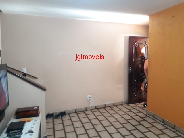 Casa à venda com 2 quartos, 120m² - Foto 3