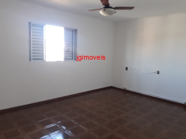 Casa à venda com 3 quartos, 200m² - Foto 9