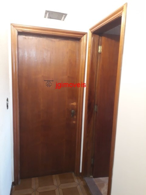 Casa à venda com 3 quartos, 200m² - Foto 8