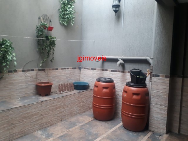 Casa à venda com 3 quartos, 200m² - Foto 26