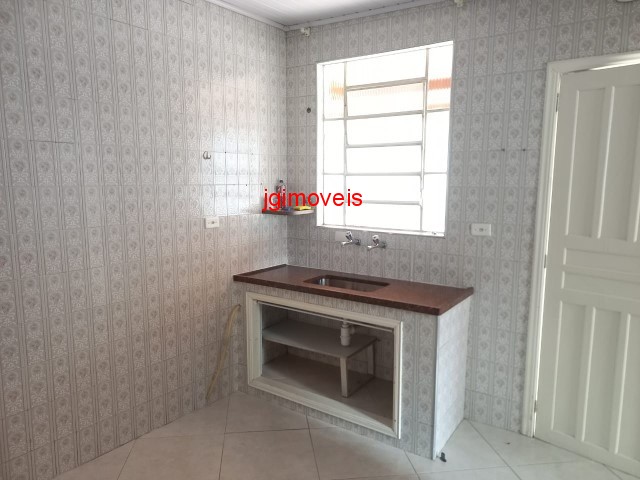 Casa à venda com 2 quartos, 70m² - Foto 5