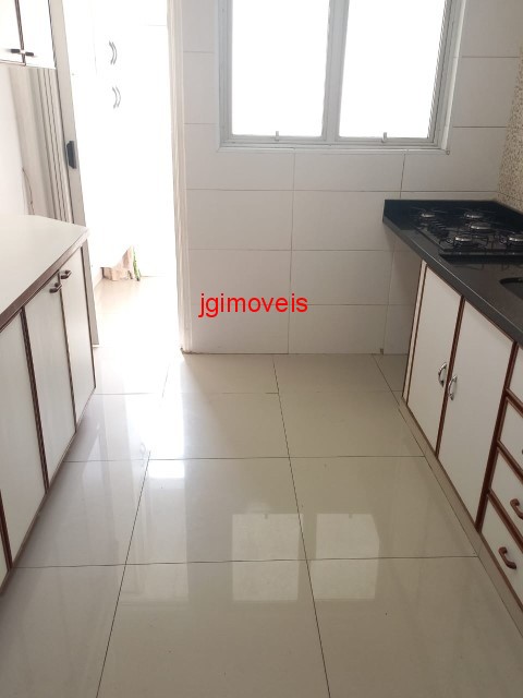 Apartamento à venda com 2 quartos, 64m² - Foto 8