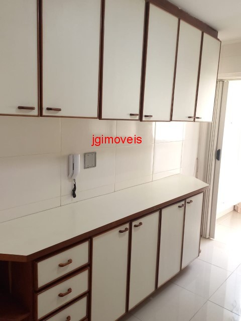 Apartamento à venda com 2 quartos, 64m² - Foto 11