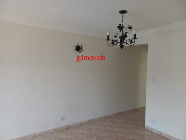 Apartamento à venda com 2 quartos, 64m² - Foto 3