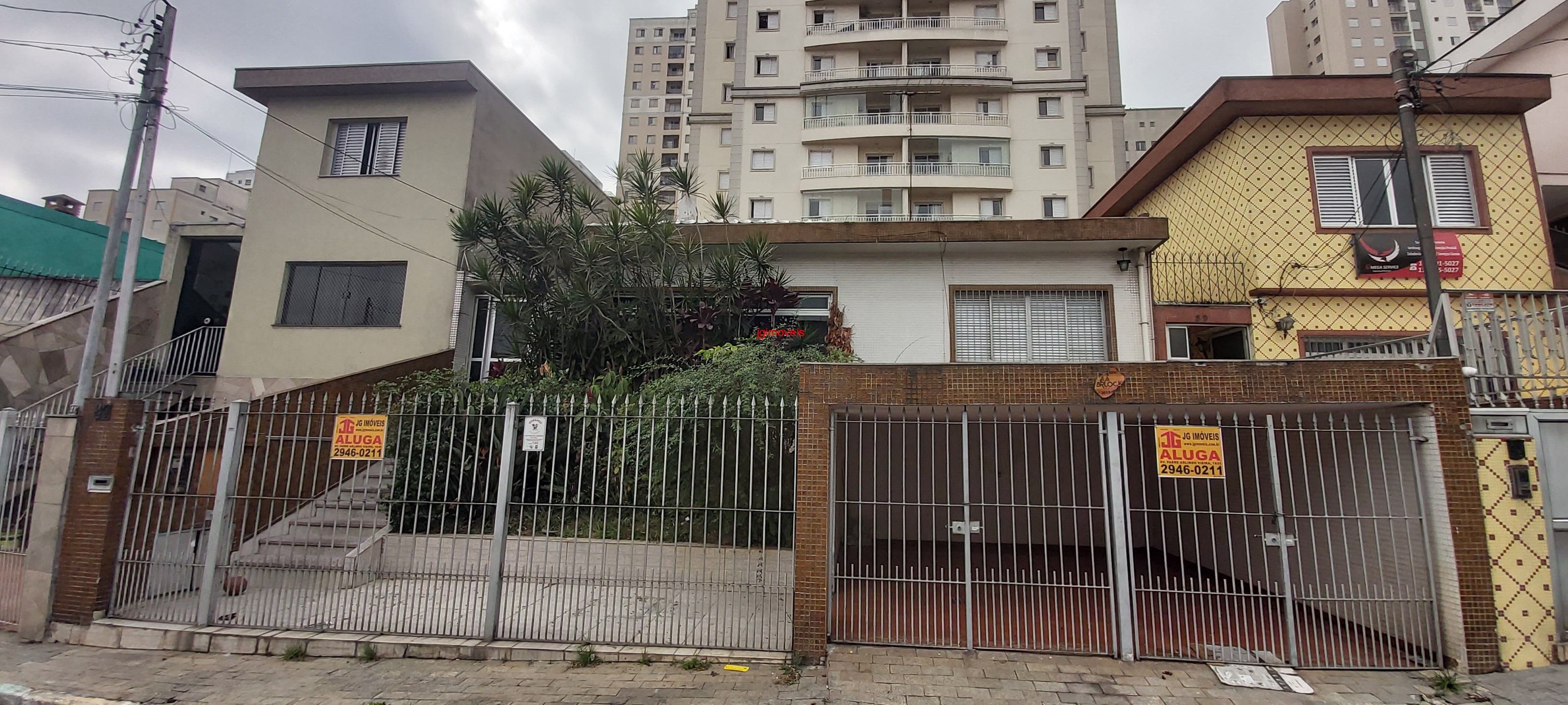 Casa para alugar com 3 quartos, 350m² - Foto 1