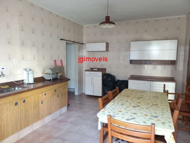 Casa à venda com 2 quartos, 150m² - Foto 1