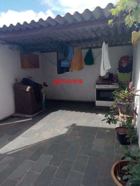 Casa à venda com 5 quartos, 200m² - Foto 13