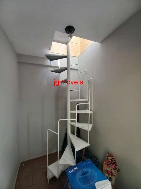 Casa à venda com 3 quartos, 200m² - Foto 25