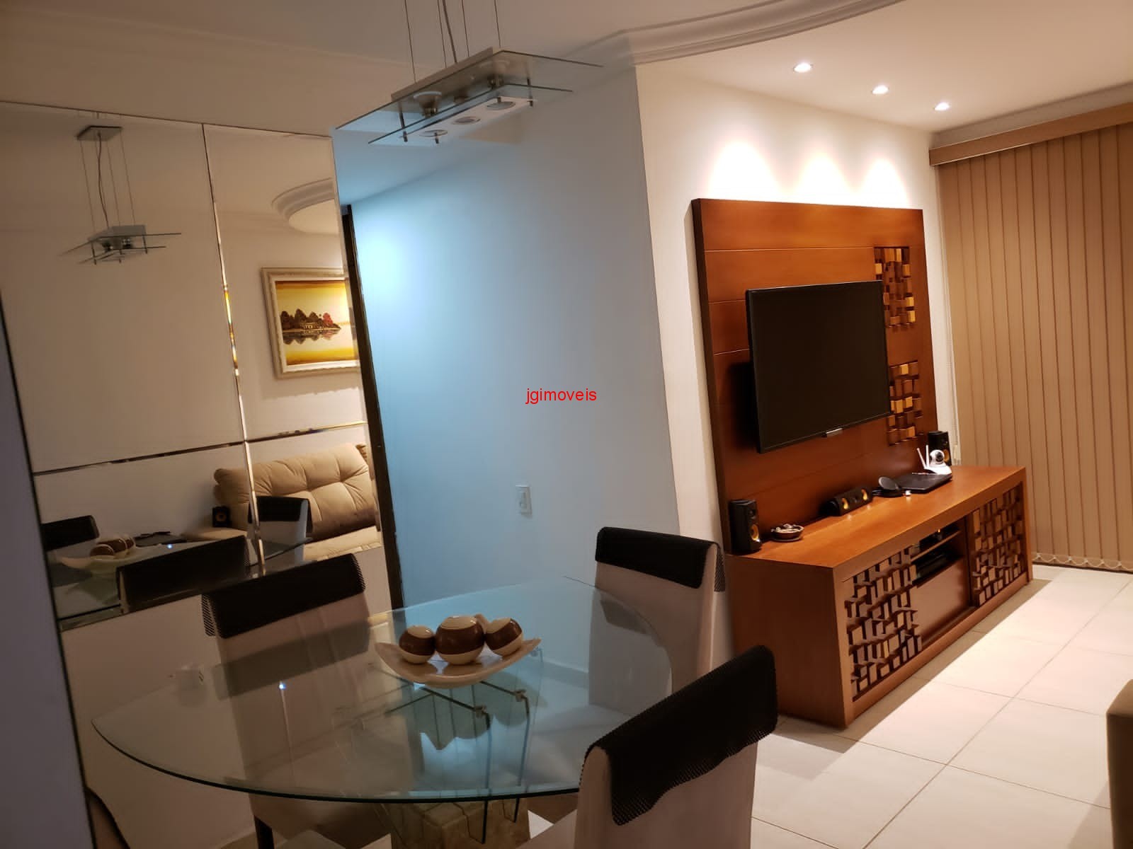 Apartamento à venda com 2 quartos, 61m² - Foto 1