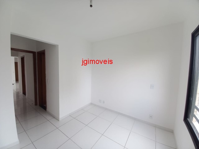 Apartamento à venda com 3 quartos, 73m² - Foto 2