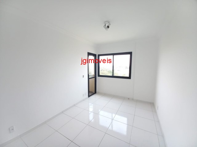 Apartamento à venda com 3 quartos, 73m² - Foto 3