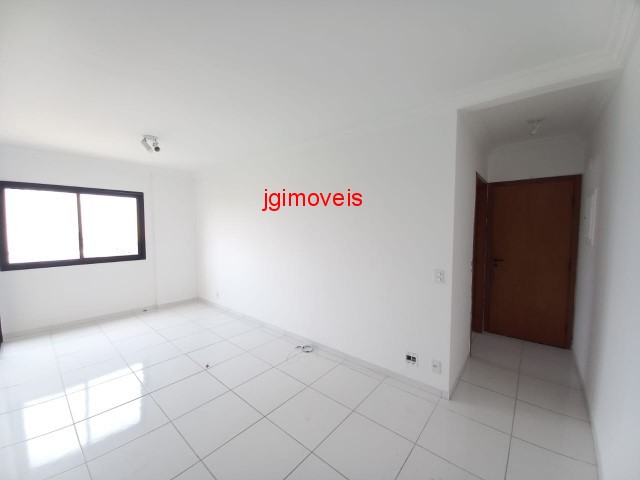 Apartamento à venda com 3 quartos, 73m² - Foto 1