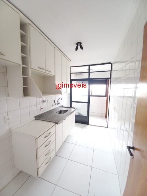 Apartamento à venda com 3 quartos, 73m² - Foto 8