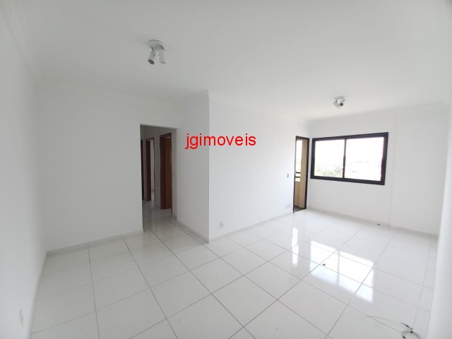 Apartamento à venda com 3 quartos, 73m² - Foto 4