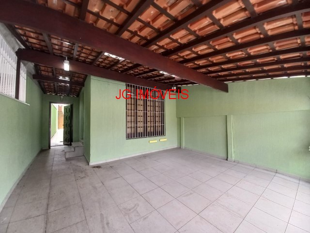 Casa à venda com 3 quartos, 178m² - Foto 2