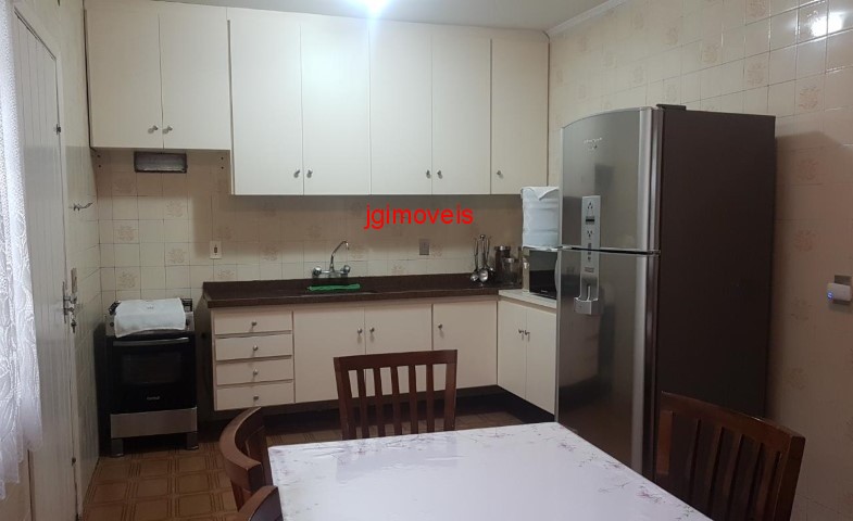 Casa à venda com 3 quartos, 150m² - Foto 2