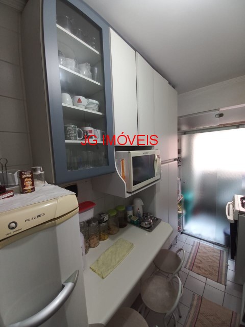 Apartamento à venda com 3 quartos, 74m² - Foto 9