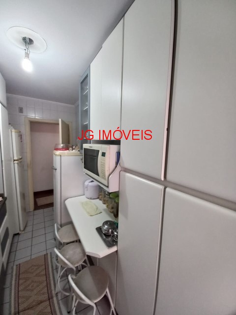 Apartamento à venda com 3 quartos, 74m² - Foto 10