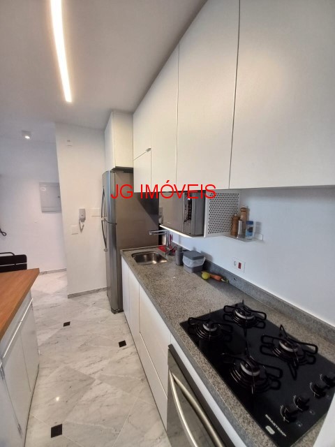 Apartamento à venda com 3 quartos, 152m² - Foto 9