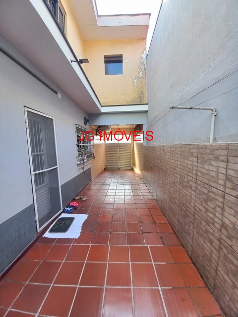 Casa à venda com 6 quartos, 150m² - Foto 35