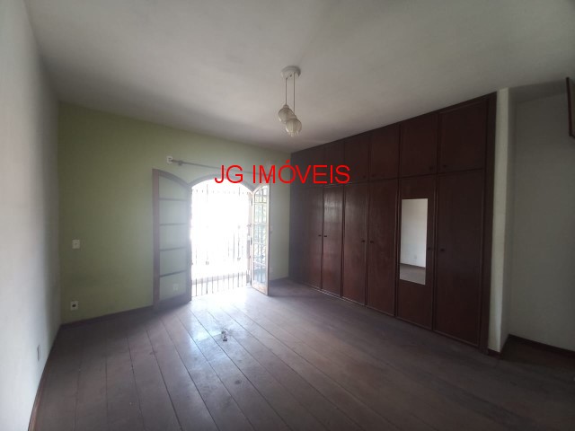 Casa à venda com 4 quartos, 100m² - Foto 17