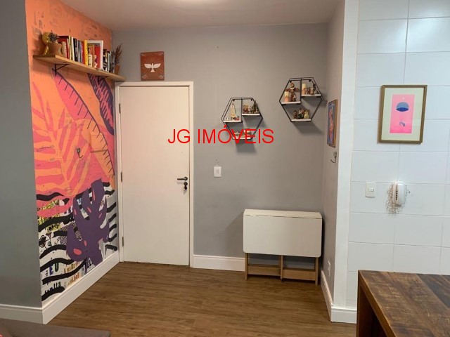 Apartamento à venda com 2 quartos, 70m² - Foto 3