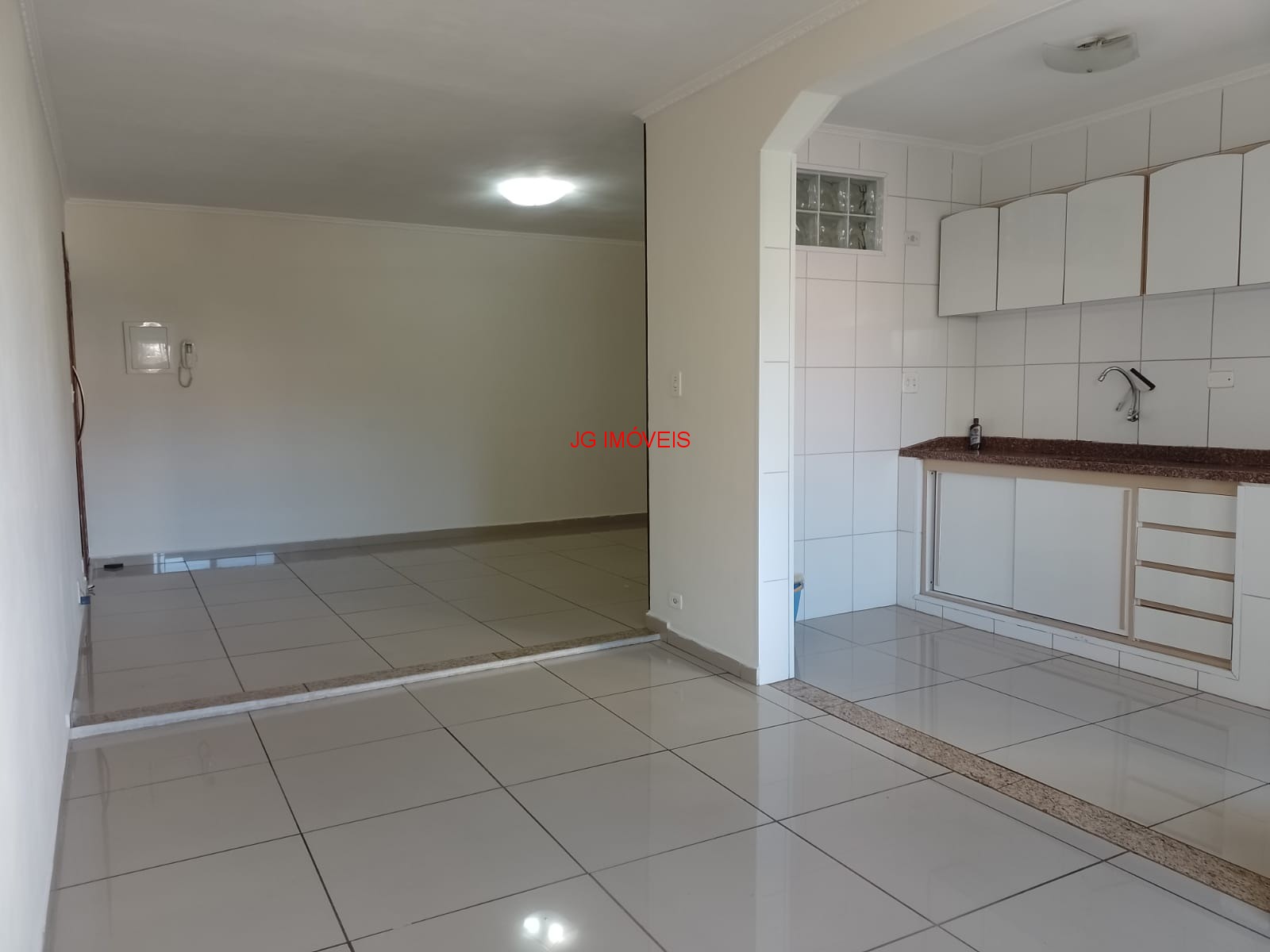 Apartamento à venda com 3 quartos, 80m² - Foto 2