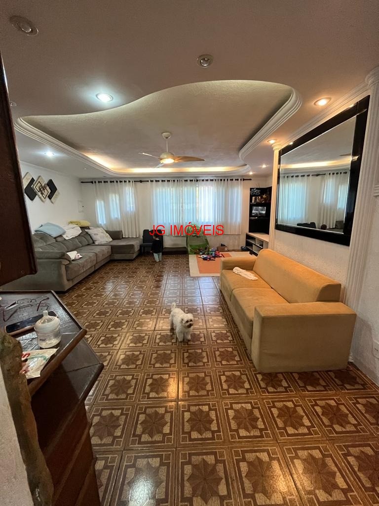 Casa à venda com 3 quartos, 220m² - Foto 1