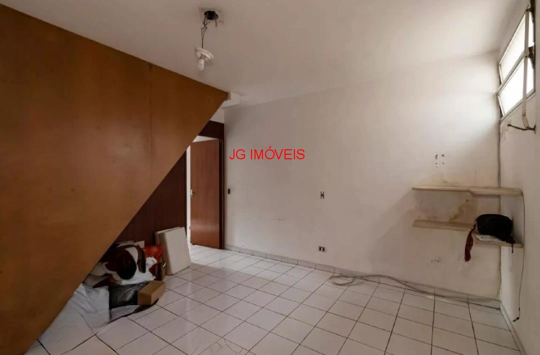 Casa à venda com 4 quartos, 219m² - Foto 2