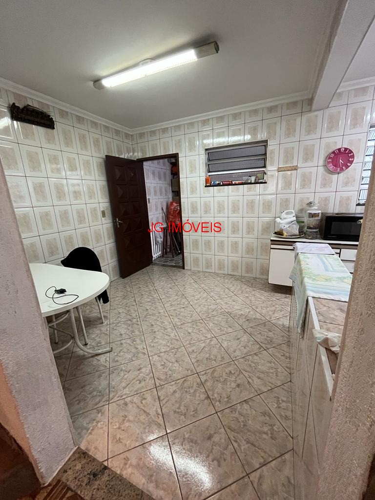 Casa à venda com 3 quartos, 220m² - Foto 8