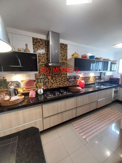 Apartamento à venda com 3 quartos, 188m² - Foto 10