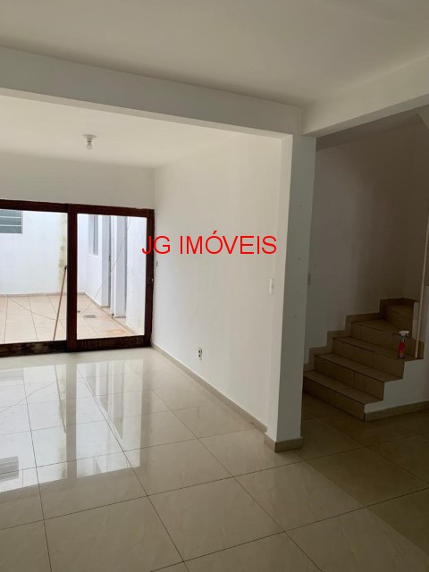 Casa à venda com 3 quartos, 150m² - Foto 8