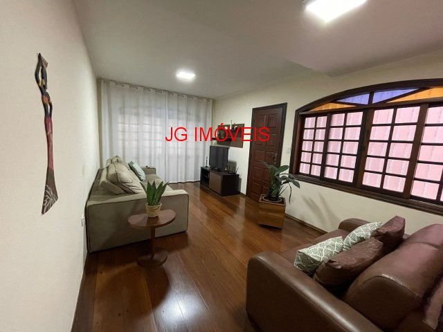 Casa à venda com 3 quartos, 125m² - Foto 1