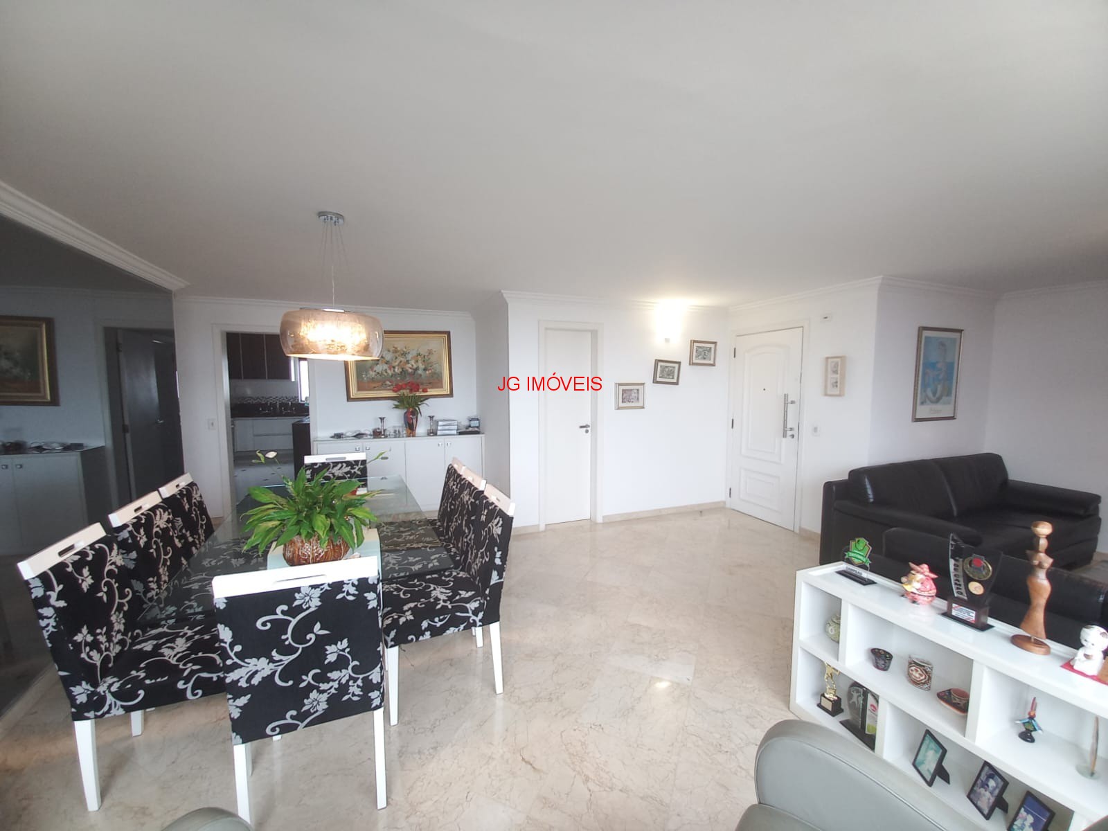 Apartamento à venda com 3 quartos, 150m² - Foto 3