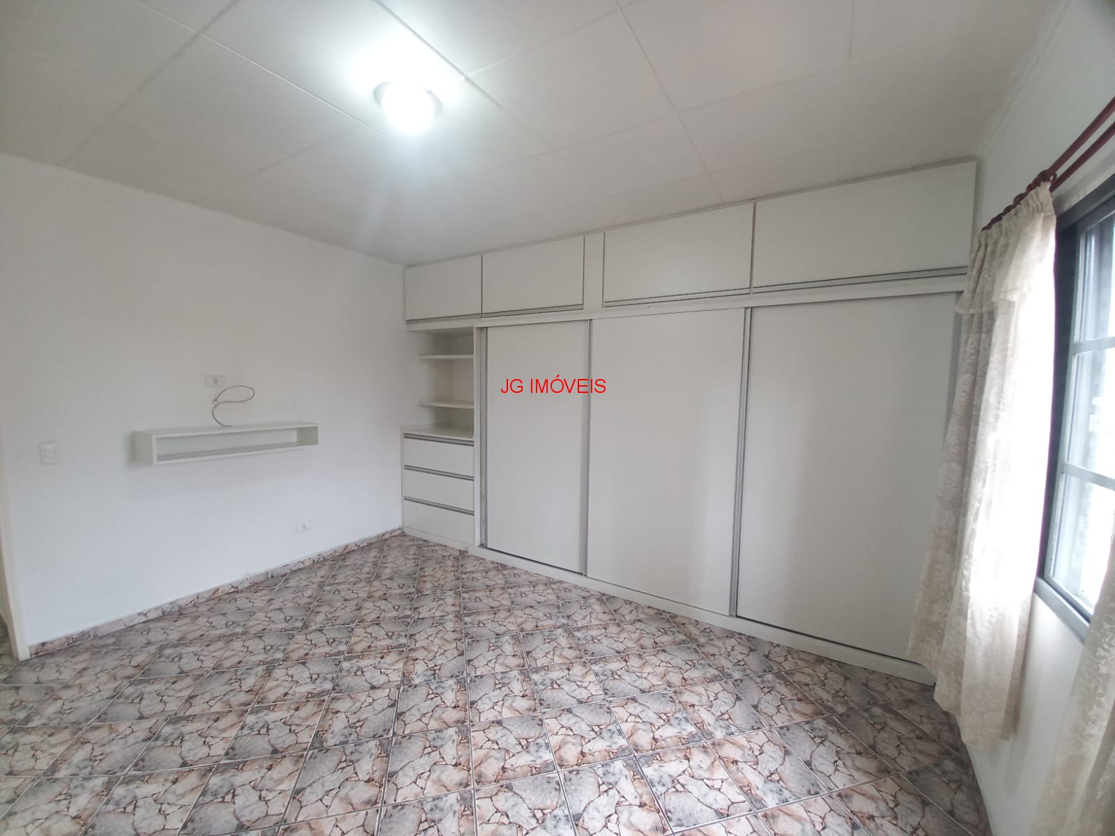 Casa à venda com 4 quartos, 150m² - Foto 14