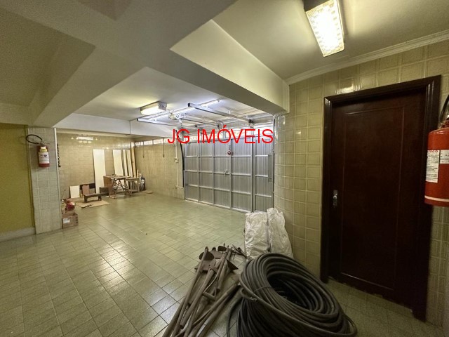 Casa à venda com 4 quartos, 270m² - Foto 31