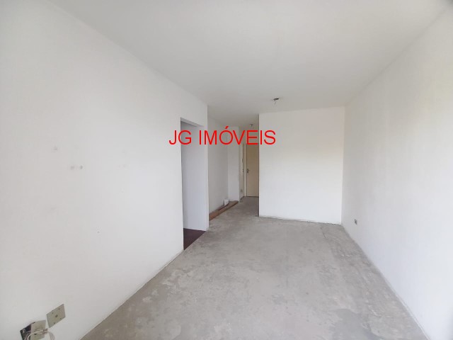 Apartamento à venda com 3 quartos, 63m² - Foto 2