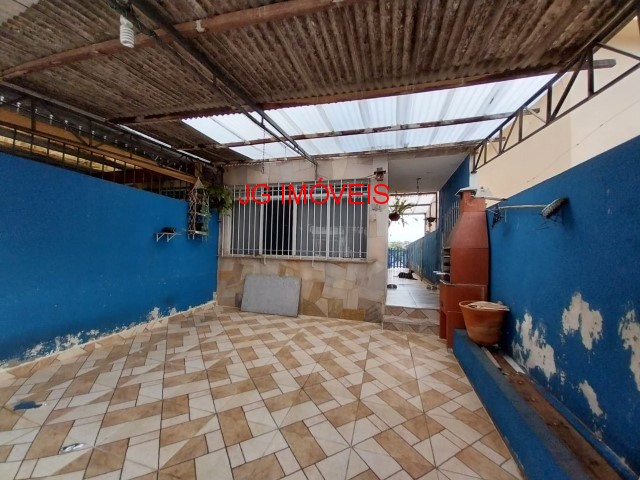 Casa à venda com 3 quartos, 149m² - Foto 1