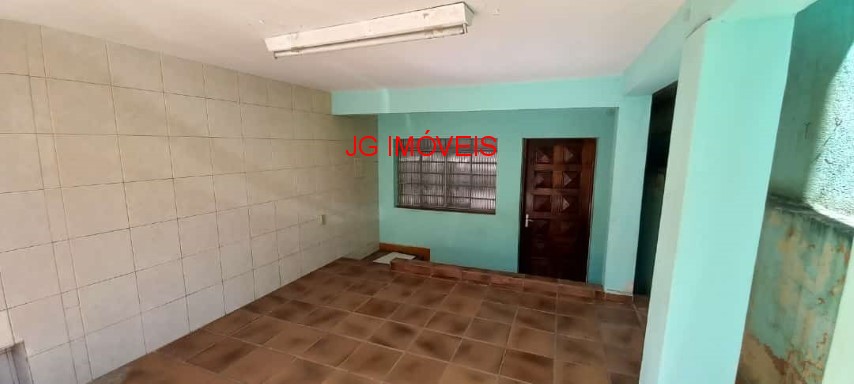 Casa à venda com 4 quartos, 88m² - Foto 2