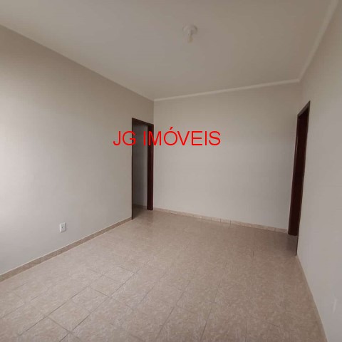 Casa à venda com 2 quartos, 100m² - Foto 11