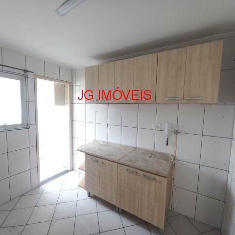 Apartamento à venda com 2 quartos, 64m² - Foto 7