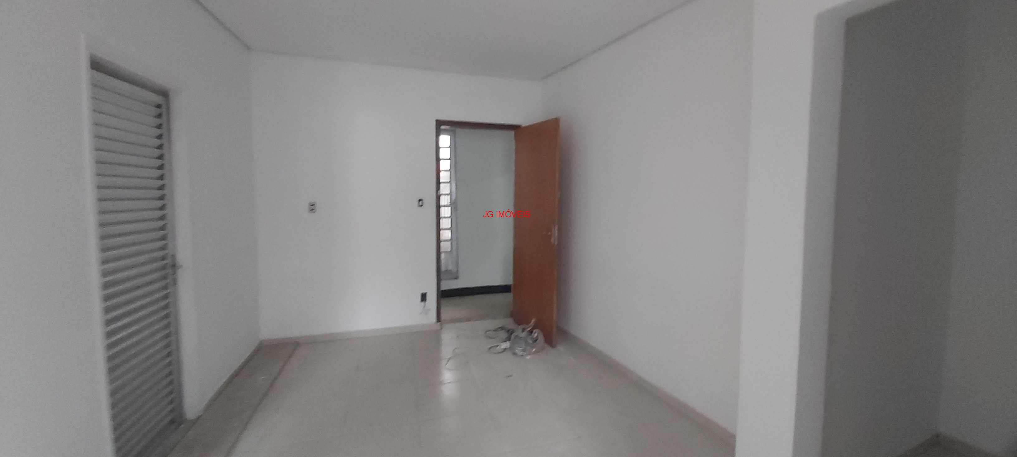 Casa para alugar com 2 quartos, 50m² - Foto 1