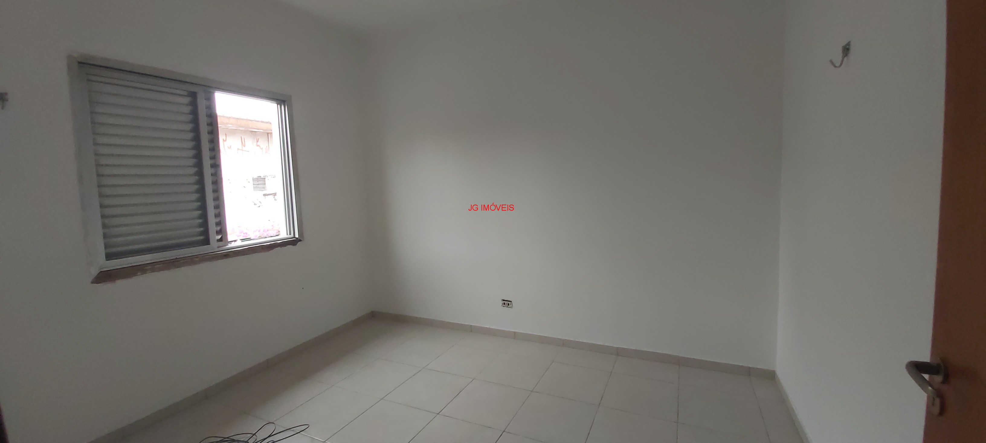 Casa para alugar com 2 quartos, 50m² - Foto 2