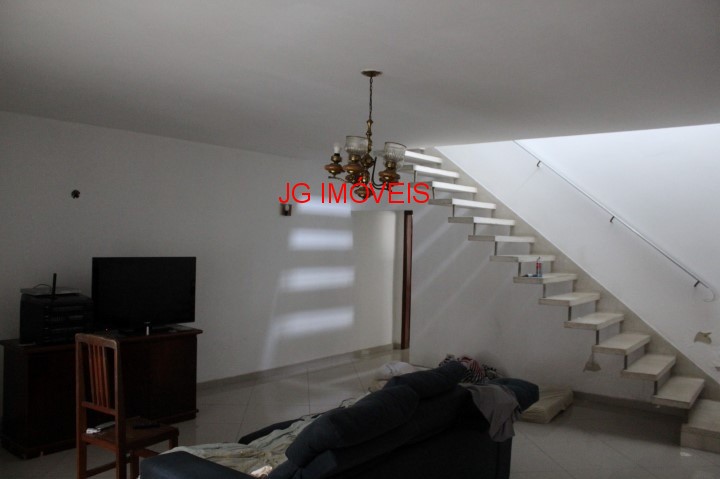 Casa à venda e aluguel com 4 quartos, 180m² - Foto 7