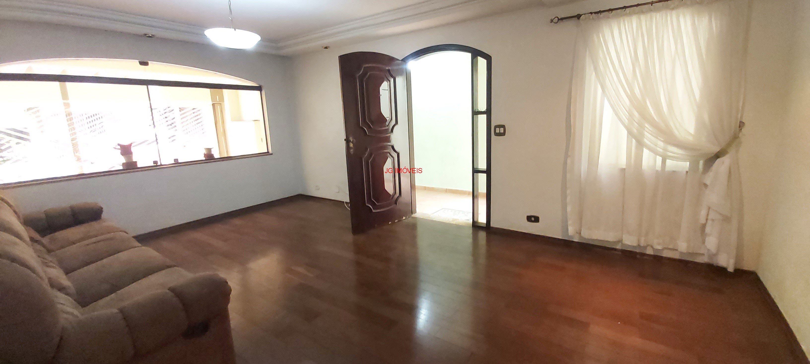 Casa para alugar com 3 quartos, 225m² - Foto 1