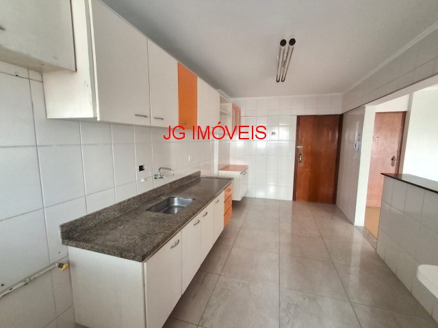 Apartamento à venda com 2 quartos, 84m² - Foto 4